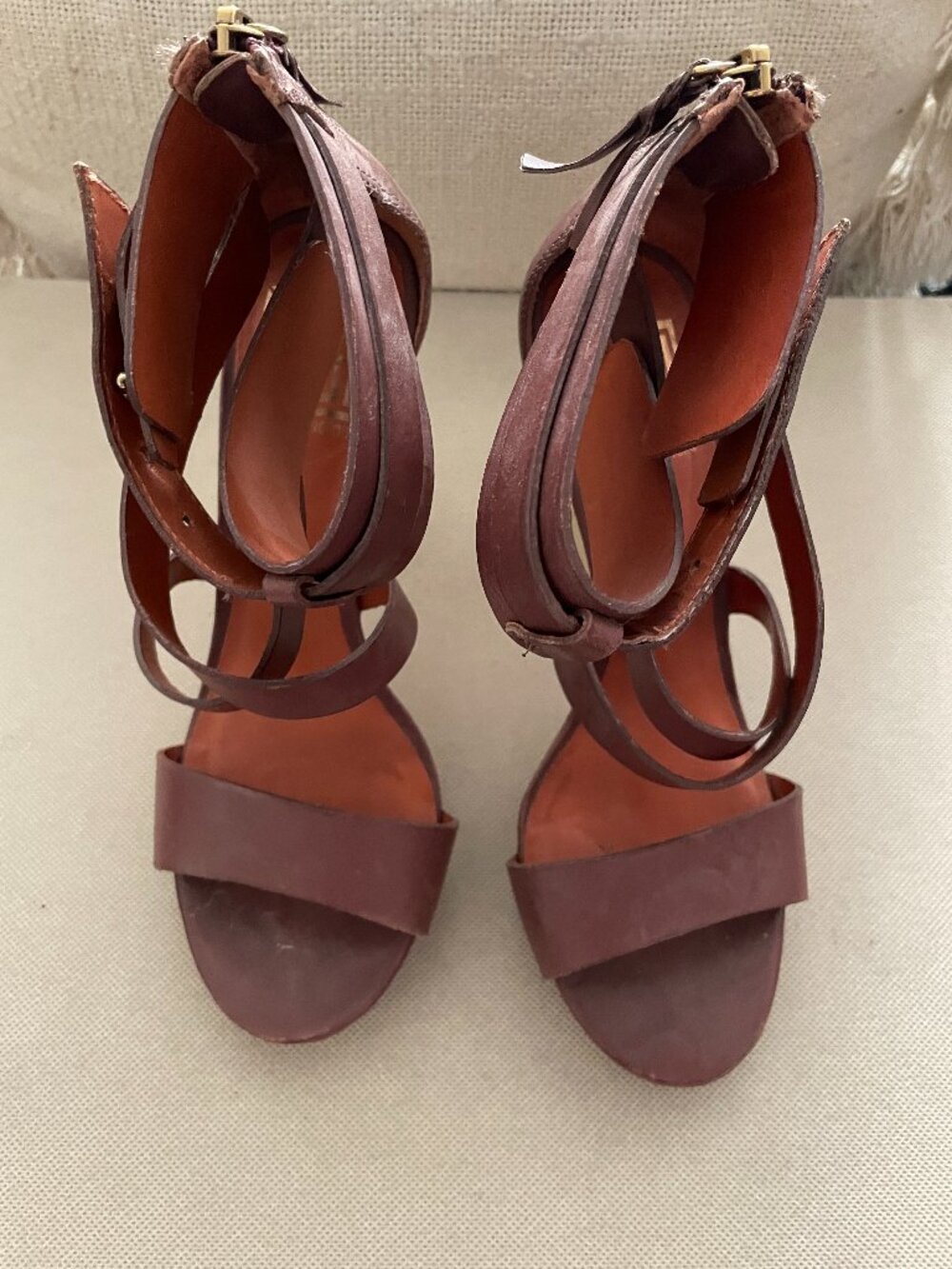 Pour La Victoire Heels